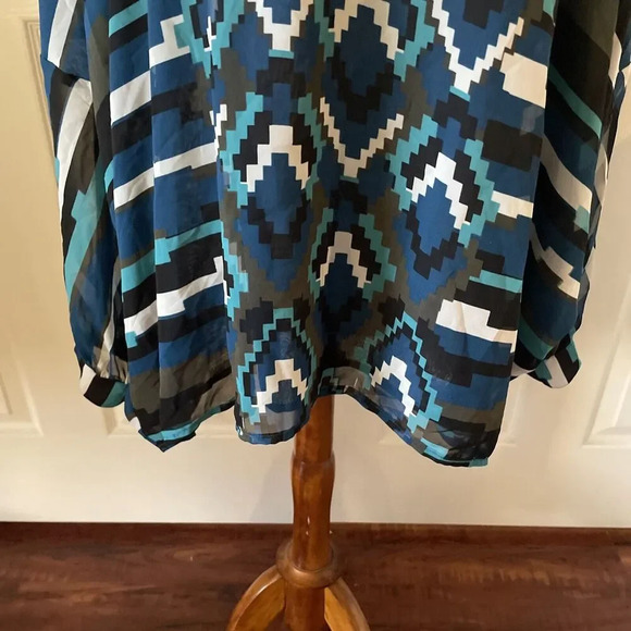 Lane Bryant Women’s Tunic Top Plus 18/20 Bling Boho Blue Geometric Semi Sheer - Picture 3 of 10